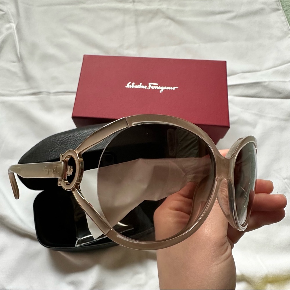 NWT Salvatore Ferragamo sunglasses